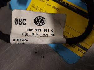 Używane Wiazka przewodów Volkswagen Golf V (1K1) 1.6 FSI 16V Cena € 25,00 Procedura marży oferowane przez Autodemontagebedrijf R. Poeste B.V.