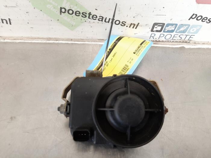 Begagnade Larmsiren Peugeot 307 CC (3B) 2.0 16V Pris € 20,00 Marginaltabell erbjuds av Autodemontagebedrijf R. Poeste B.V.