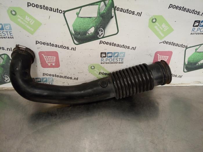 Air intake hose from a Ford Focus 2 1.6 16V 2006