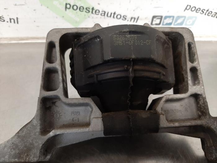 Used Engine mount Ford Focus 2 1.6 16V Price € 20,00 Margin scheme offered by Autodemontagebedrijf R. Poeste B.V.