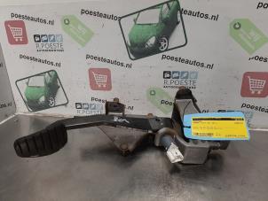 Used Brake pedal Renault Clio III (BR/CR) 1.5 dCi FAP Price € 20,00 Margin scheme offered by Autodemontagebedrijf R. Poeste B.V.