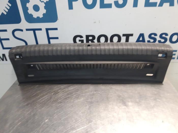 Luggage compartment trim from a Volkswagen Tiguan (5N1/2) 1.4 TSI 16V 2015