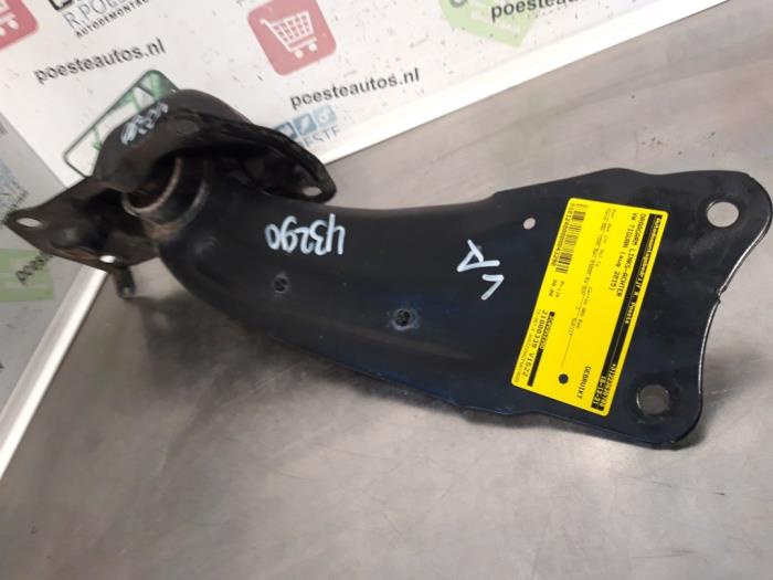 Rear wishbone, left from a Volkswagen Tiguan (5N1/2) 1.4 TSI 16V 2015
