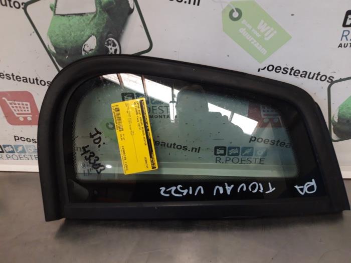 Extra window 4-door, right from a Volkswagen Tiguan (5N1/2) 1.4 TSI 16V 2015
