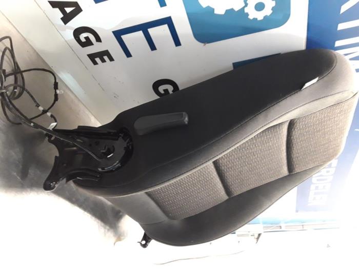 Oparcie prawe (fotel) z Volkswagen Tiguan (5N1/2) 1.4 TSI 16V 2015