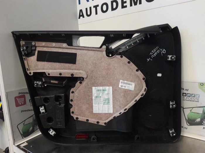 Revêtement portière haut 4portes avant droite d'un Volkswagen Tiguan (5N1/2) 1.4 TSI 16V 2015