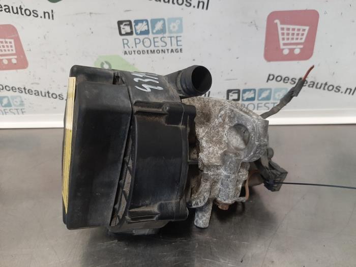 Używane Pompa EGR Mercedes ML I (163) 320 3.2 V6 18V Aut.Kat. Cena € 50,00 Procedura marży oferowane przez Autodemontagebedrijf R. Poeste B.V.