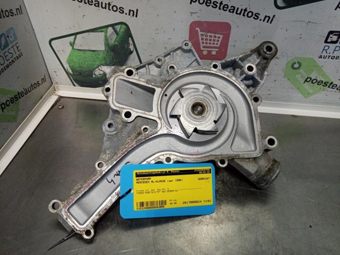 Begagnade Vattenpump Mercedes ML I (163) 320 3.2 V6 18V Aut.Kat. Pris € 20,00 Marginaltabell erbjuds av Autodemontagebedrijf R. Poeste B.V.