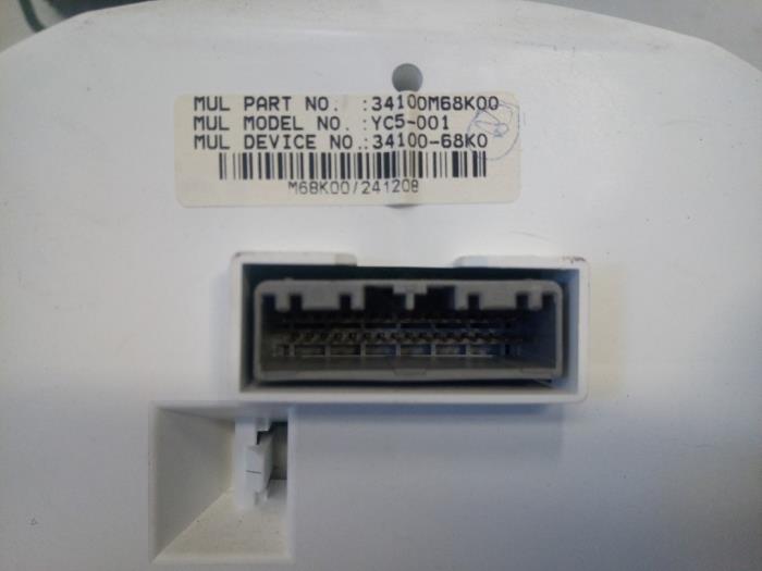 Cuentakilómetros de un Suzuki Alto (GF) 1.0 12V 2009