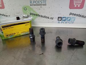 Used Set of wheel bolts Audi A3 (8L1) 1.6 Price € 18,15 Inclusive VAT offered by Autodemontagebedrijf R. Poeste B.V.
