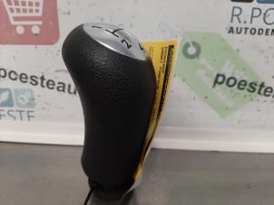 Usados Botón de palanca Smart Forfour (453) 1.0 12V Precio € 20,00 Norma de margen ofrecido por Autodemontagebedrijf R. Poeste B.V.