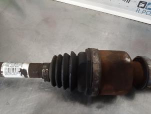 Used Front drive shaft, right Renault Clio III (BR/CR) 1.5 dCi 70 Price € 25,00 Margin scheme offered by Autodemontagebedrijf R. Poeste B.V.