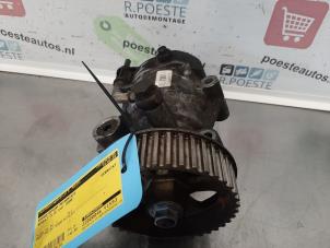 Usados Bomba de gasolina mecánica Renault Clio III (BR/CR) 1.5 dCi 70 Precio € 142,00 Norma de margen ofrecido por Autodemontagebedrijf R. Poeste B.V.