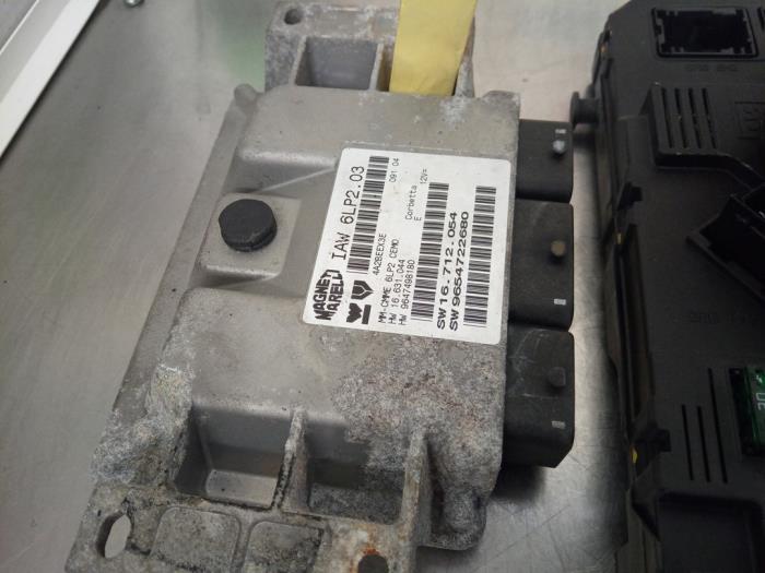 Engine management computer Peugeot 206 1.4 16V 9652474780 KFU