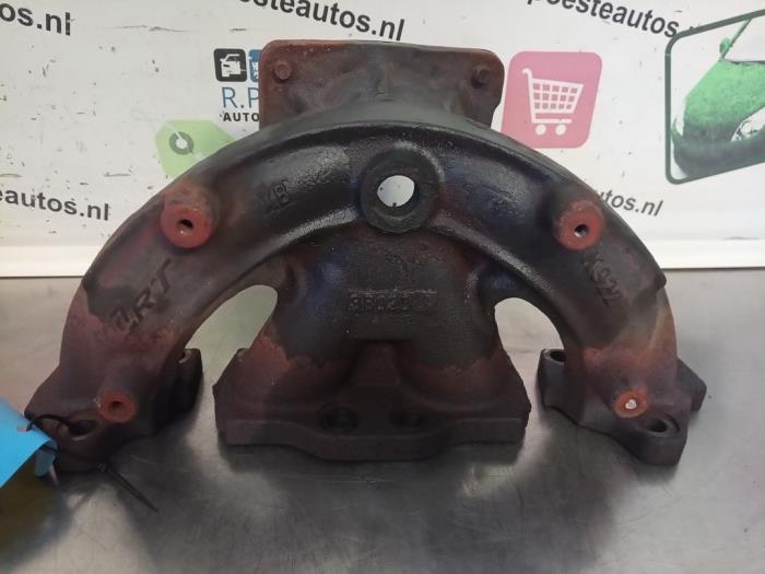 Exhaust manifold from a Peugeot 206 (2A/C/H/J/S) 1.4 16V 2005