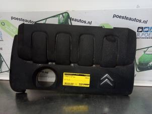 Używane Pokrywa silnika Citroen C3 (FC/FL/FT) 1.4 16V Sensodrive Cena € 20,00 Procedura marży oferowane przez Autodemontagebedrijf R. Poeste B.V.