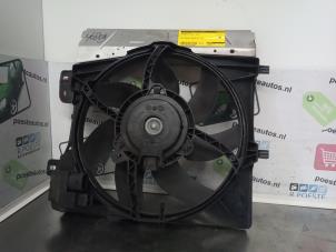 Usagé Ventilateur radiateur Citroen C3 (FC/FL/FT) 1.4 16V Sensodrive Prix € 30,00 Règlement à la marge proposé par Autodemontagebedrijf R. Poeste B.V.