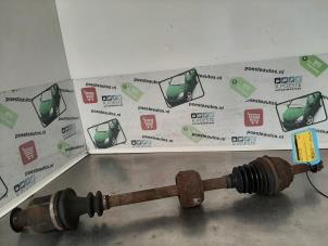 Used Front drive shaft, right Renault Clio II (BB/CB) 1.4 Price € 25,00 Margin scheme offered by Autodemontagebedrijf R. Poeste B.V.