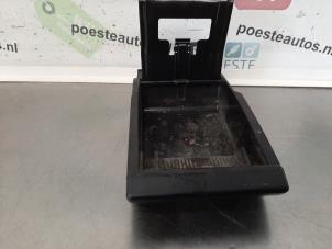 Used Front ashtray Seat Arosa (6H1) 1.0 MPi Price € 10,00 Margin scheme offered by Autodemontagebedrijf R. Poeste