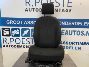 Używane Fotel prawy Toyota Yaris II (P9) 1.33 16V Dual VVT-I Cena € 85,00 Procedura marży oferowane przez Autodemontagebedrijf R. Poeste B.V.