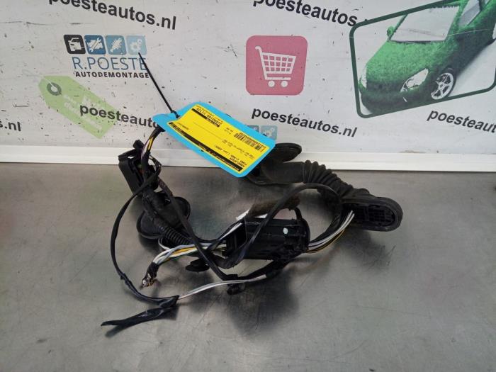 Rear door wiring loom