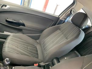 Gebrauchte Sicherheitsgurt rechts vorne Opel Corsa D 1.4 16V Twinport Preis € 30,00 Margenregelung angeboten von Autodemontagebedrijf R. Poeste