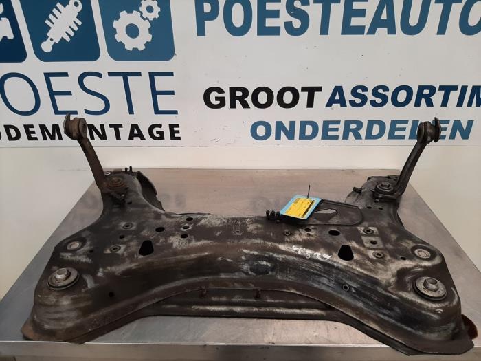 Usados Subchasis Renault Espace (JK) 3.5 V6 24V Grand Espace Precio € 50,00 Norma de margen ofrecido por Autodemontagebedrijf R. Poeste B.V.
