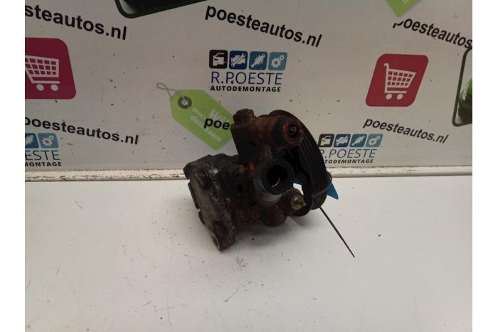 Usagé Pompe de direction Suzuki Swift (SF310/413) 1.0i Prix € 30,00 Règlement à la marge proposé par Autodemontagebedrijf R. Poeste B.V.