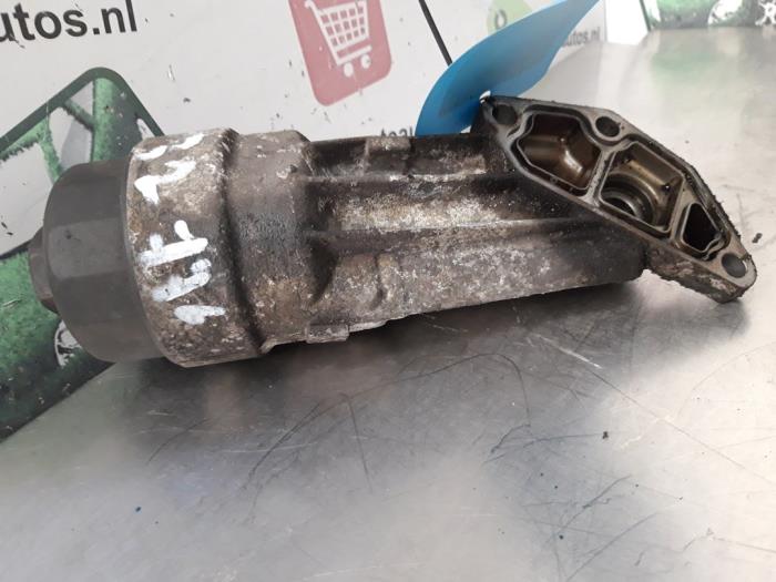 Gebrauchte Ölfiltergehäuse Opel Astra H (L48) 1.4 16V Twinport Preis € 20,00 Margenregelung angeboten von Autodemontagebedrijf R. Poeste B.V.