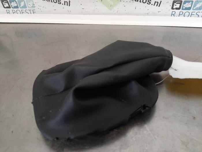 Gear stick cover from a Peugeot 108 1.0 12V VVT-i 2018