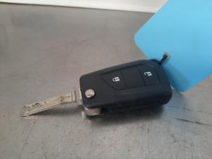Gebrauchte Schlüssel Peugeot 108 1.0 12V VVT-i Preis € 30,00 Margenregelung angeboten von Autodemontagebedrijf R. Poeste B.V.