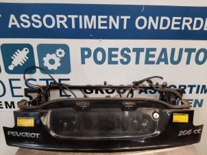 Usagé Hayon Peugeot 206 CC (2D) 1.6 16V Prix € 60,00 Règlement à la marge proposé par Autodemontagebedrijf R. Poeste B.V.