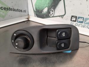 Gebrauchte Elektrisches Fenster Schalter Renault Megane (BA/SA) 1.4 16V Preis € 20,00 Margenregelung angeboten von Autodemontagebedrijf R. Poeste B.V.