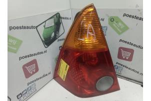 Gebrauchte Rücklicht links Daihatsu YRV (M2) 1.0 12V DVVT STi Preis € 35,00 Margenregelung angeboten von Autodemontagebedrijf R. Poeste B.V.