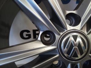 Usagé Jante Volkswagen Golf VII (AUA) 1.5 TSI Evo BMT 16V Prix € 185,00 Règlement à la marge proposé par Autodemontagebedrijf R. Poeste