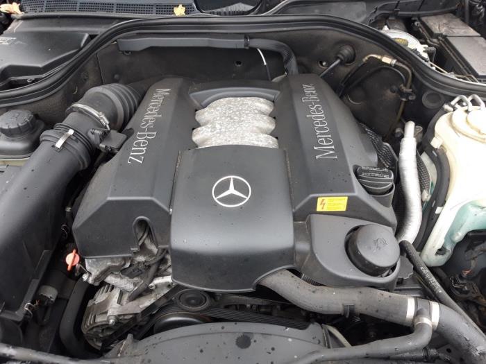 Motor de un Mercedes-Benz CLK (W208) 3.2 320 V6 18V 1999