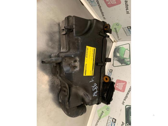 Begagnade Luftfilterhus Peugeot 307 (3A/C/D) 1.6 HDiF 16V Pris € 30,00 Marginaltabell erbjuds av Autodemontagebedrijf R. Poeste B.V.