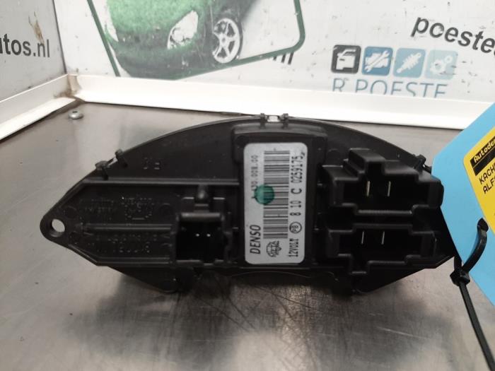 Heater resistor from a Alfa Romeo MiTo (955) 1.4 Turbo 16V 2011