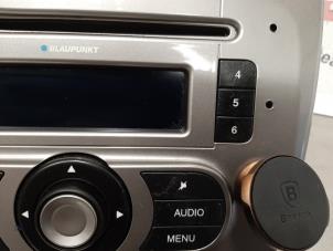 Używane Radioodtwarzacz CD Alfa Romeo MiTo (955) 1.4 Turbo 16V Cena € 60,00 Procedura marży oferowane przez Autodemontagebedrijf R. Poeste B.V.