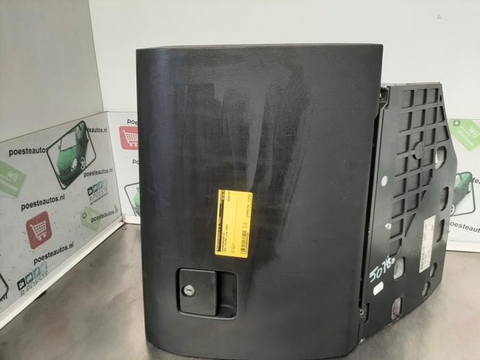 Begagnade Handskfack Opel Vectra C 1.8 16V Pris € 20,00 Marginaltabell erbjuds av Autodemontagebedrijf R. Poeste B.V.
