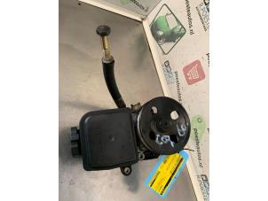 Used Power steering pump Mercedes CLK (W208) 3.2 320 V6 18V Price € 50,00 Margin scheme offered by Autodemontagebedrijf R. Poeste B.V.
