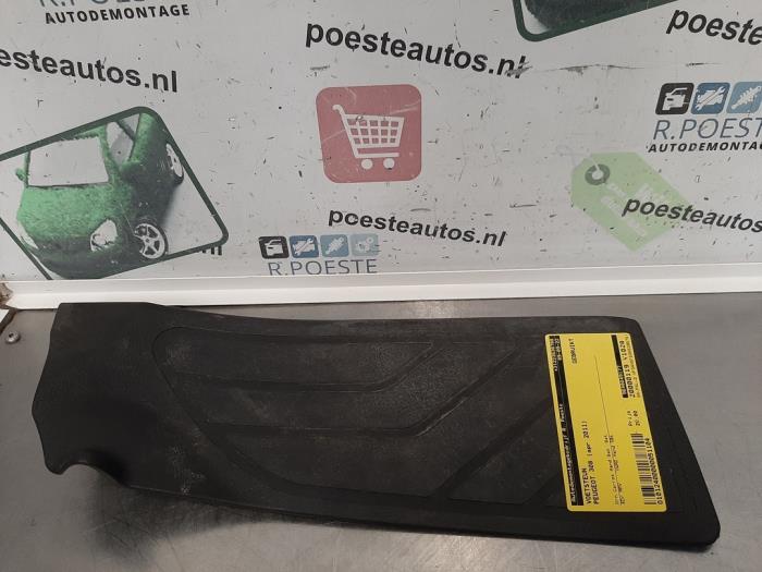 Używane Stopien Peugeot 308 SW (4E/H) 1.6 VTI 16V Cena € 20,00 Procedura marży oferowane przez Autodemontagebedrijf R. Poeste B.V.