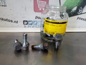 Used Set of wheel bolts Mercedes A (W168) 1.4 A-140 Price € 20,00 Margin scheme offered by Autodemontagebedrijf R. Poeste B.V.