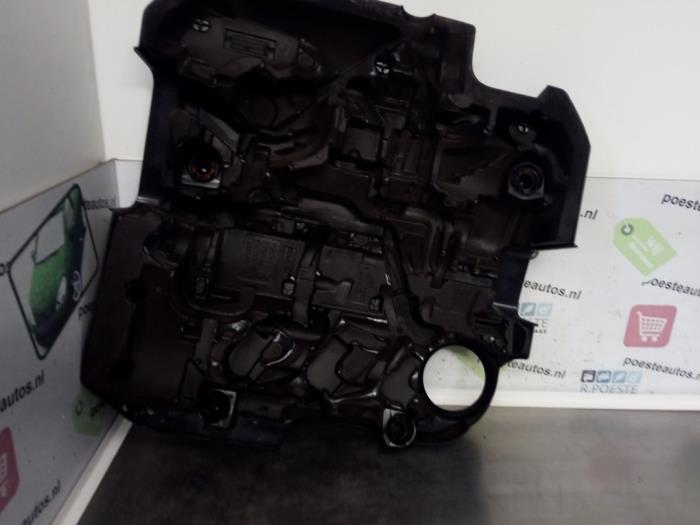 Couverture moteur d'un Volkswagen Polo V (6R) 1.2 TDI 12V BlueMotion 2010
