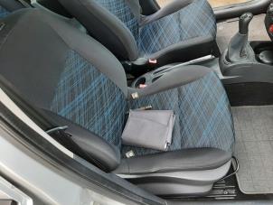 Used Seat, right Renault Clio III (BR/CR) 1.5 dCi 70 Price € 70,00 Margin scheme offered by Autodemontagebedrijf R. Poeste B.V.