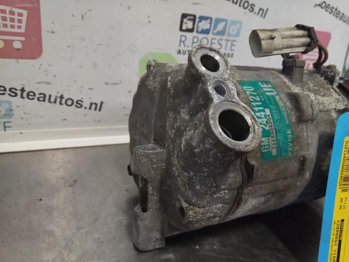 Air conditioning pump from a Opel Vectra C GTS 1.8 16V 2002