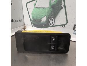 Usagé Commutateur vitre électrique Volkswagen Polo V (6R) 1.2 TDI 12V BlueMotion Prix € 20,00 Règlement à la marge proposé par Autodemontagebedrijf R. Poeste