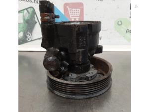 Used Power steering pump Renault Laguna II (BG) 3.0 V6 24V Price € 50,00 Margin scheme offered by Autodemontagebedrijf R. Poeste B.V.