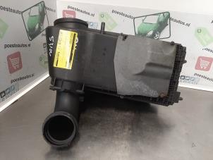 Usados Cuerpo de filtro de aire Porsche Cayenne (9PA) 4.5 S V8 32V Precio € 40,00 Norma de margen ofrecido por Autodemontagebedrijf R. Poeste B.V.