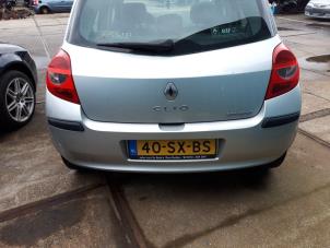 Used Taillight, right Renault Clio III (BR/CR) 1.4 16V Price € 35,00 Margin scheme offered by Autodemontagebedrijf R. Poeste B.V.